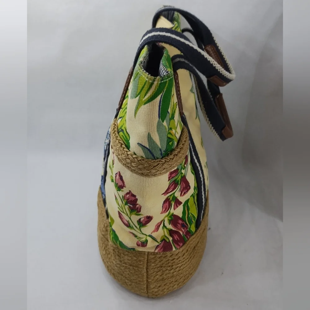 Tommy Hilfiger Floral Canvas Bag Woven Bottom